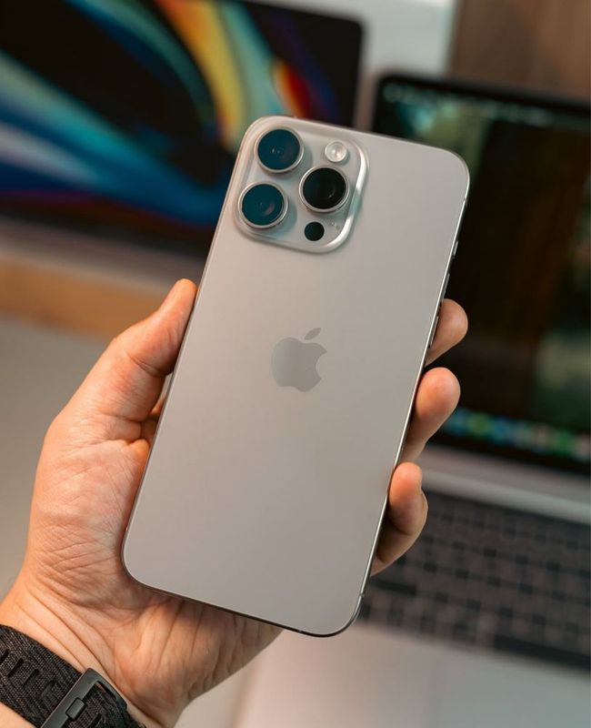iPhone 15 Pro Max 256GB 98% Yomkost Ideal iPhone 15 Pro Max 256GB 98% Yomkost Ideal