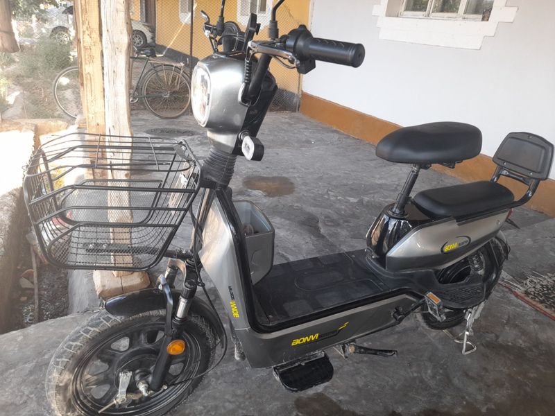 Bonvi scooter sotiladi