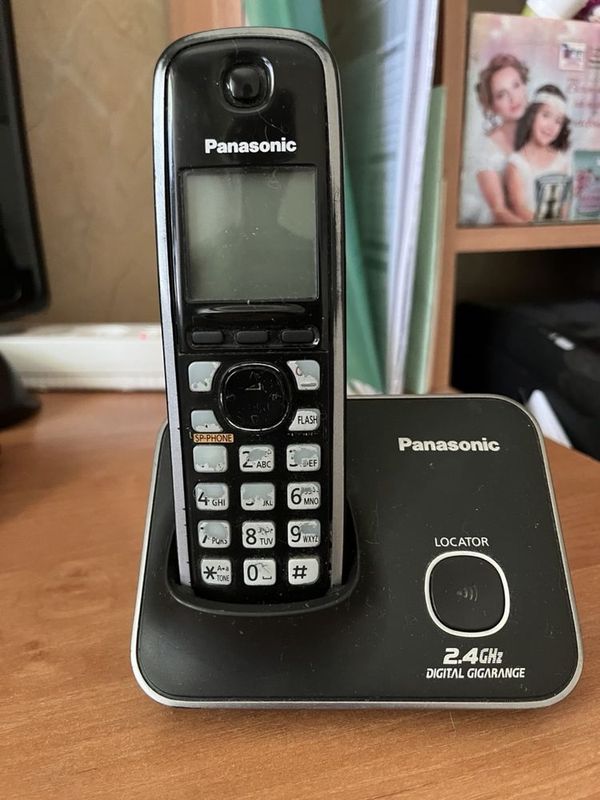 Радиотелефон Panasonic в рабочем состочнии Радиотелефон Panasonic в рабочем состочнии