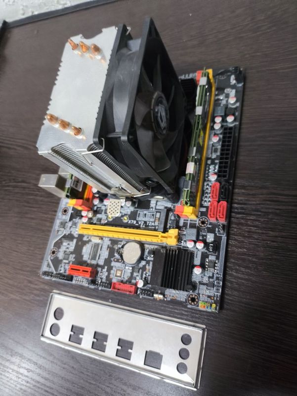X79+Xeon E5 4160+8Gb