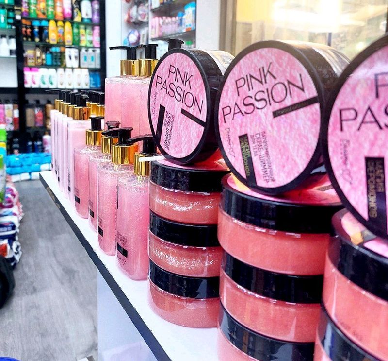 Badan uchun lasion va kremlar hidi rosa zor Badan uchun lasion va kremlar hidi rosa zor