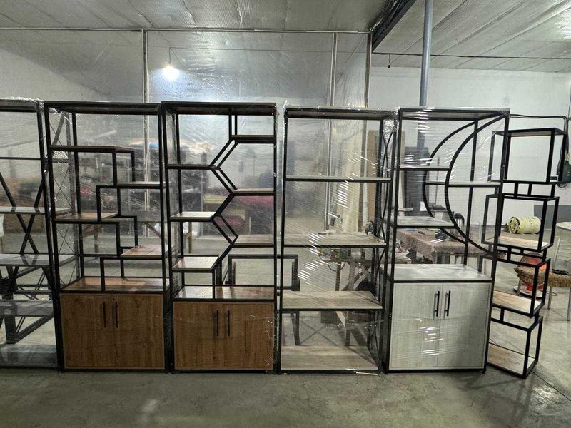 Loft Stellajlar sizni Kutmoqda Loft Stellajlar sizni Kutmoqda