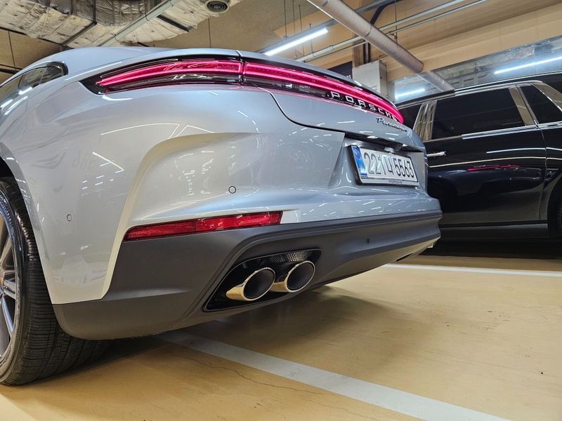 Porsche Panamera 2023