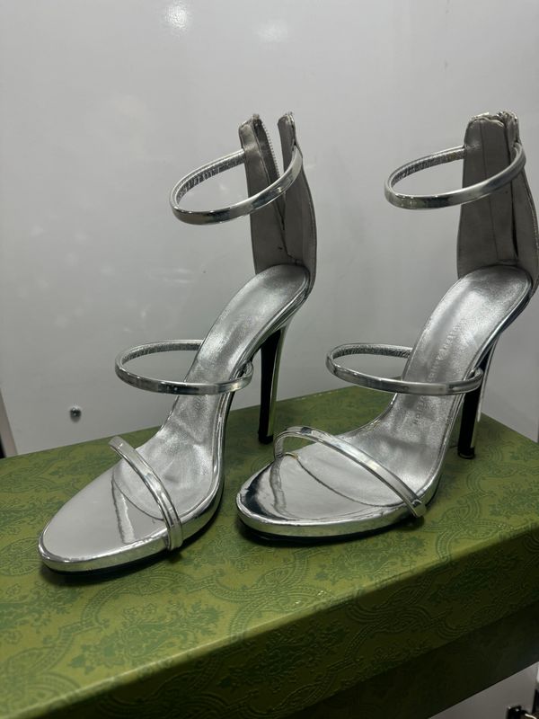 Guiseppe Zanotti Guiseppe Zanotti