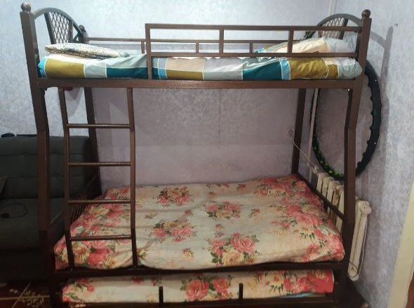 Трёхьярусная кровать Трёхьярусная кровать