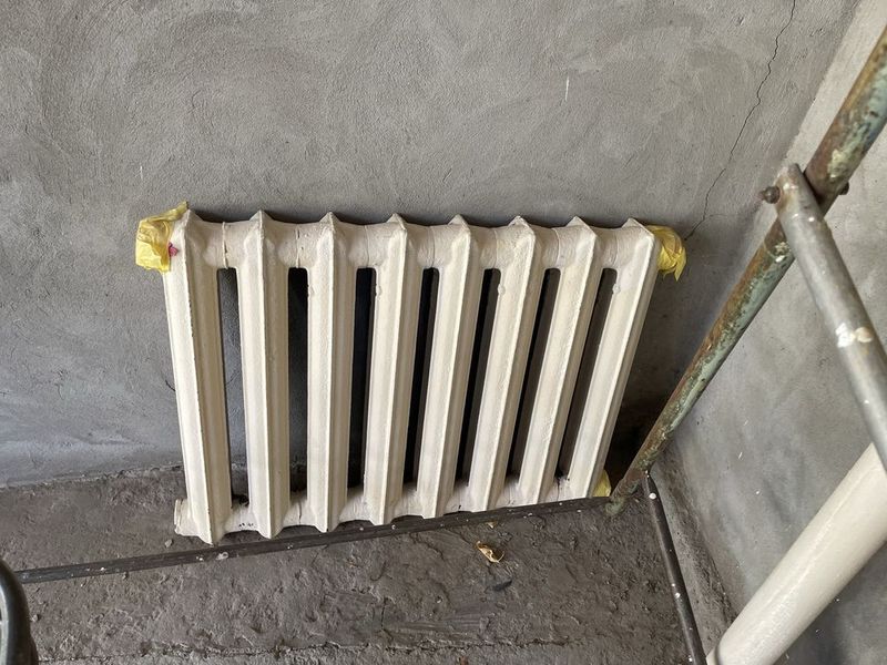 Продам чугунную батарею (стояла на частном доме) Продам чугунную батарею (стояла на частном доме)