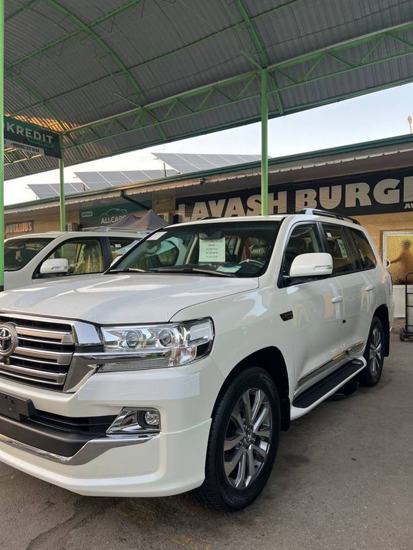 Toyota Land Cruiser 200 4.0L Toyota Land Cruiser 200 4.0L