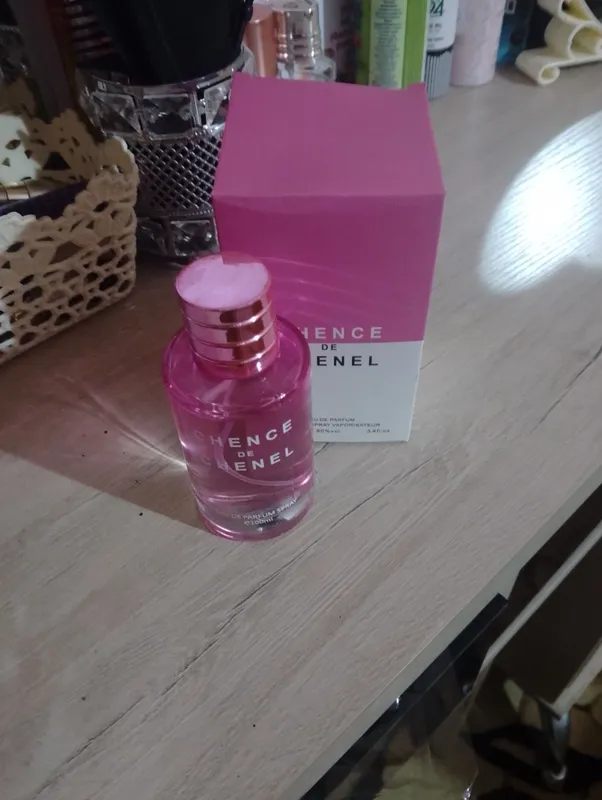 Yangi atir hidi yoqmaganligi uchun sotilyapti Yangi atir hidi yoqmaganligi uchun sotilyapti