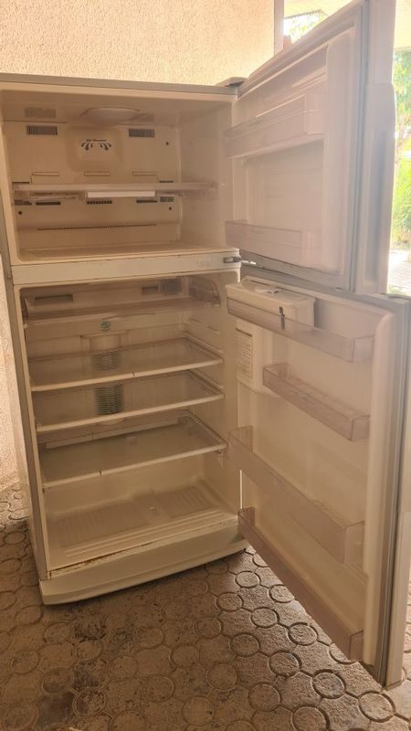 Холодильник Samsung SR-608 EV