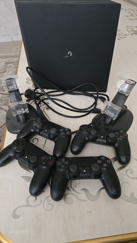 playstation 4Pro 1TB 4K playstation 4Pro 1TB 4K