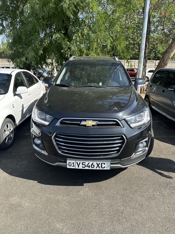 Captiva 4 2015 yili Qora Captiva 4 2015 yili Qora