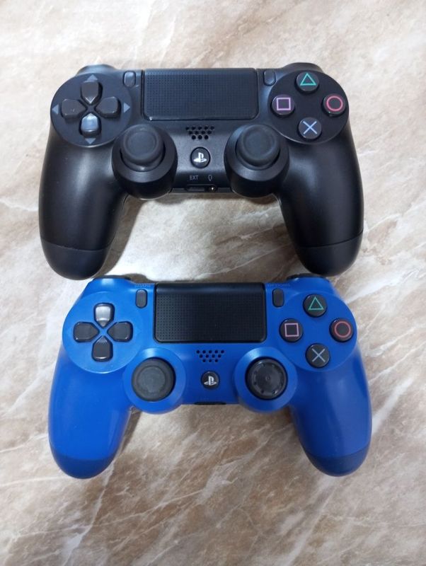 Playstation 4 джойстик 2та Playstation 4 джойстик 2та