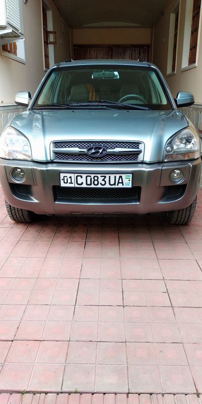 Продаётся HYUNDAI TUCSON 2006 г.в. двигатель 2L TURBO DIZEL