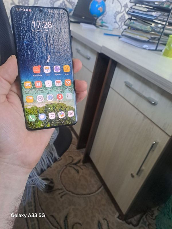 Xuawei P60 edge ekran