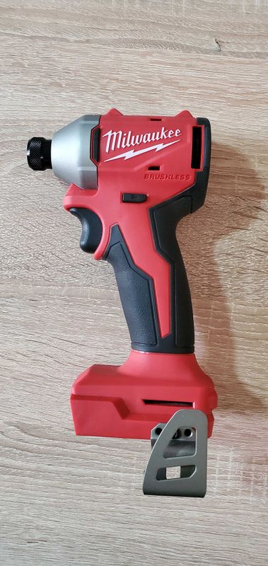 Milwaukee 3650 m18 американский дрель