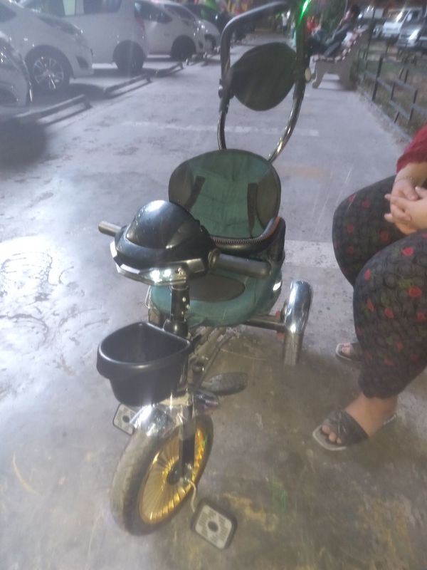 Yangi detskiy volisoped srojniy sotiladigan soya boni bor Yangi detskiy volisoped srojniy sotiladigan soya boni bor