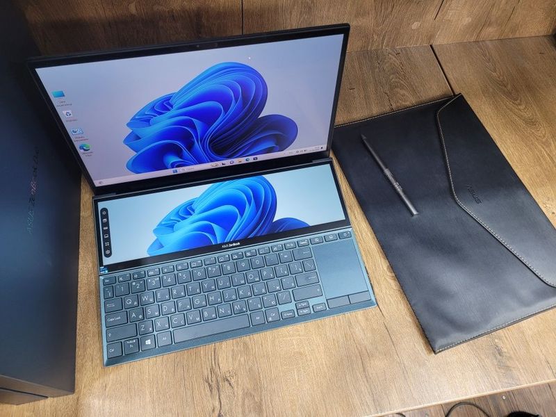 Asus ZenBook Duo Intel Core i5-1135G7 Asus ZenBook Duo Intel Core i5-1135G7