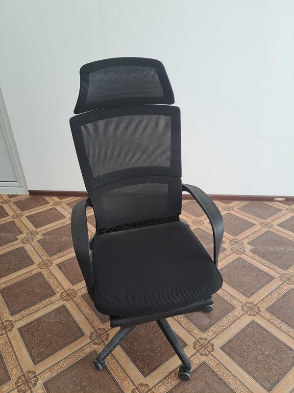 Ofis uchun kreslo sotiladi. Ofis uchun kreslo sotiladi.