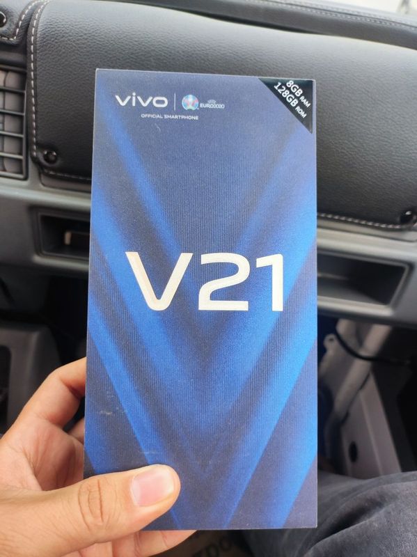 VIVO V21 сотилади