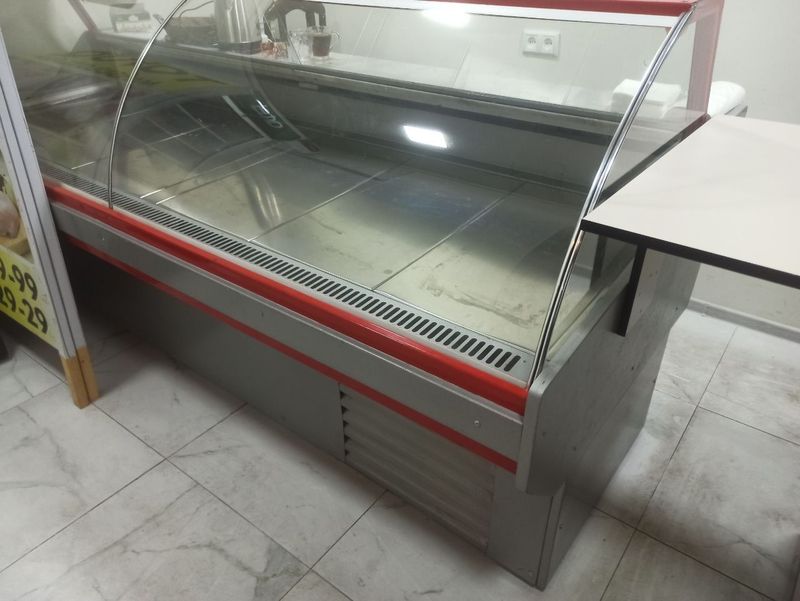 Продам Витрина холодильник