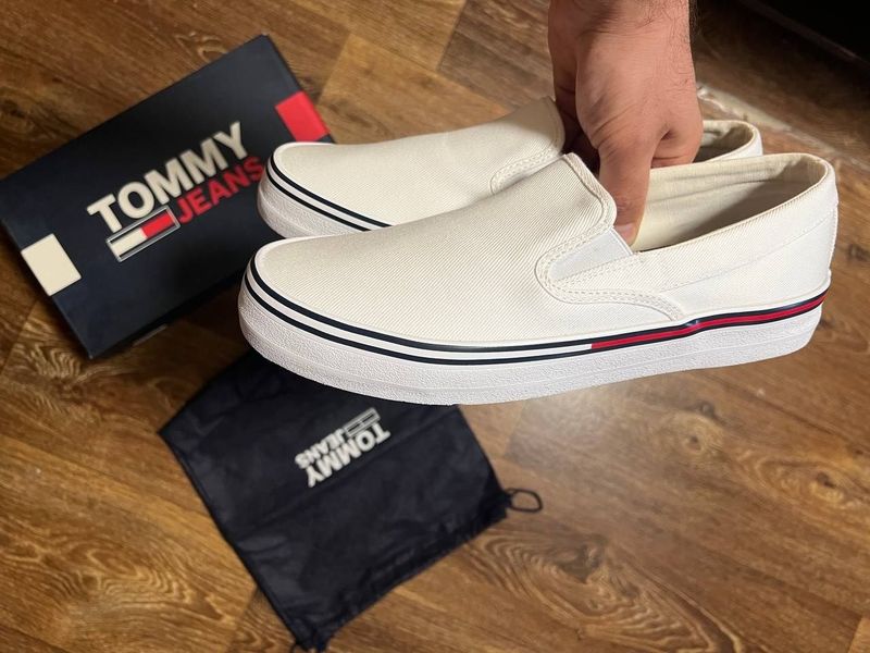 Слипоны от Tommy Hilfiger