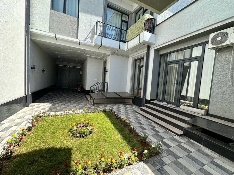 Коттедж в Центре Луначарского Коттедж в Центре Луначарского