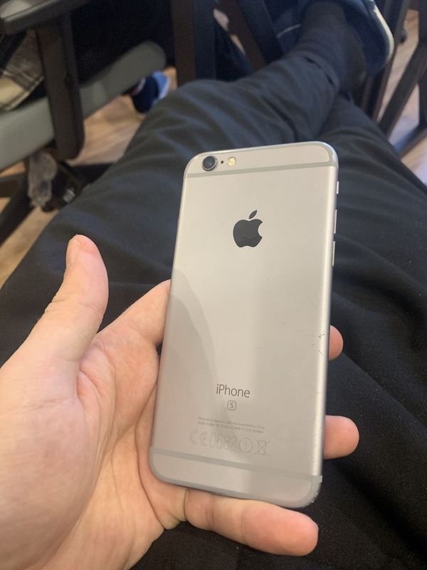 Продам iphone 6s 16