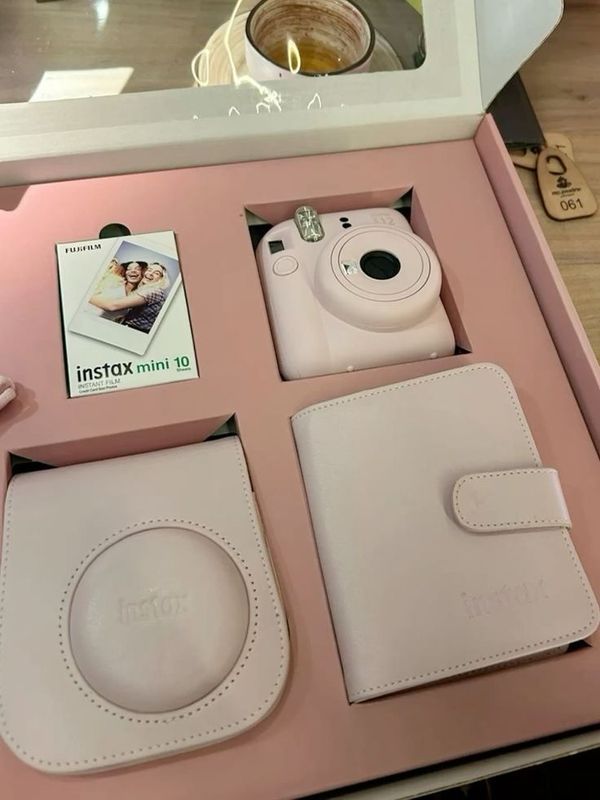 instax mini 11. 2 цвета instax mini 11. 2 цвета