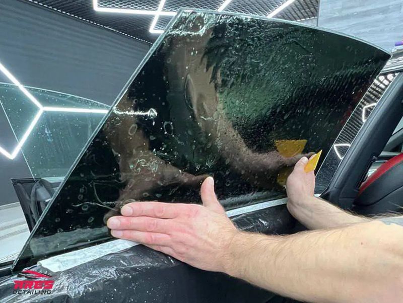 Тонировка на выезд любой сложности стекла или авто