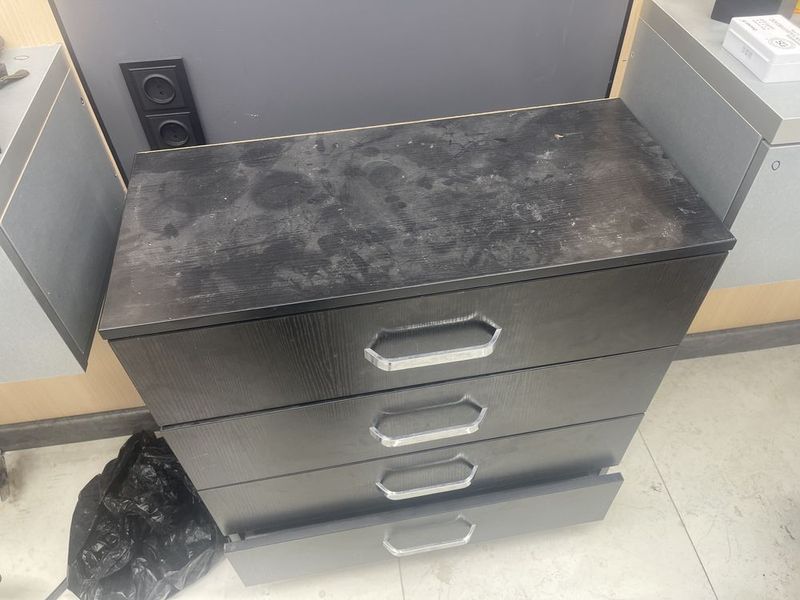 Tumba 5 tali MDF holati ideal umuman aybi yo tozalasa boldi Tumba 5 tali MDF holati ideal umuman aybi yo tozalasa boldi
