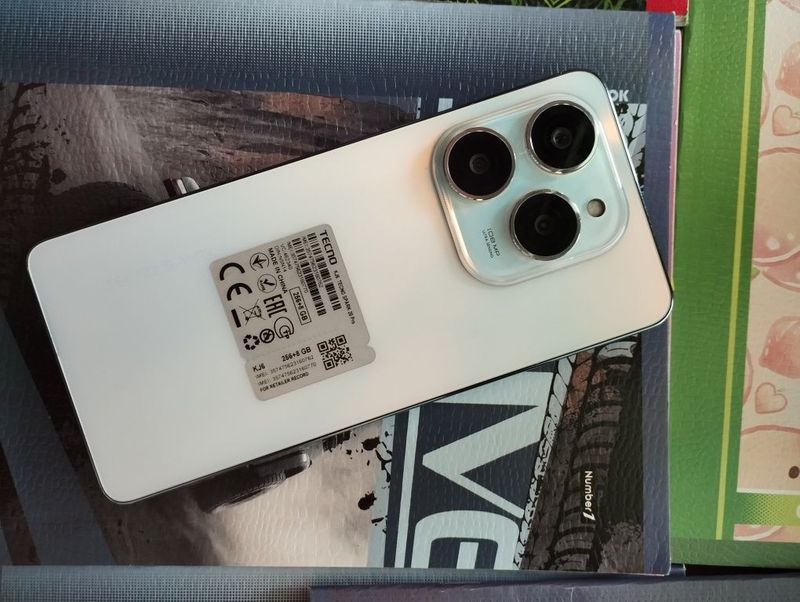 Tecno Spark 20 Pro 8+8/256 Tecno Spark 20 Pro 8+8/256