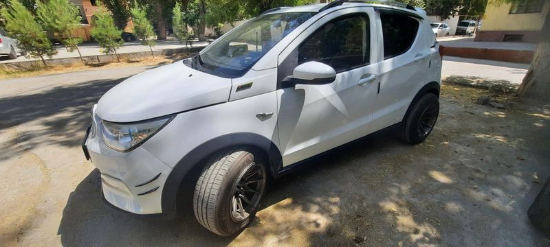 Спортивный электромобиль BAIC Спортивный электромобиль BAIC