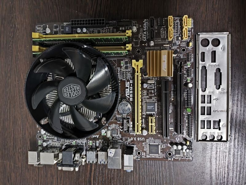 Asus B85+i7 4770+16Gb Asus B85+i7 4770+16Gb