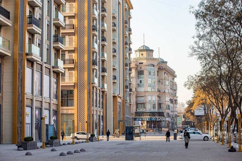 Продается нежилое 2080м2 Ор-р: Мирабад Авеню Д-Блок Продается нежилое 2080м2 Ор-р: Мирабад Авеню Д-Блок