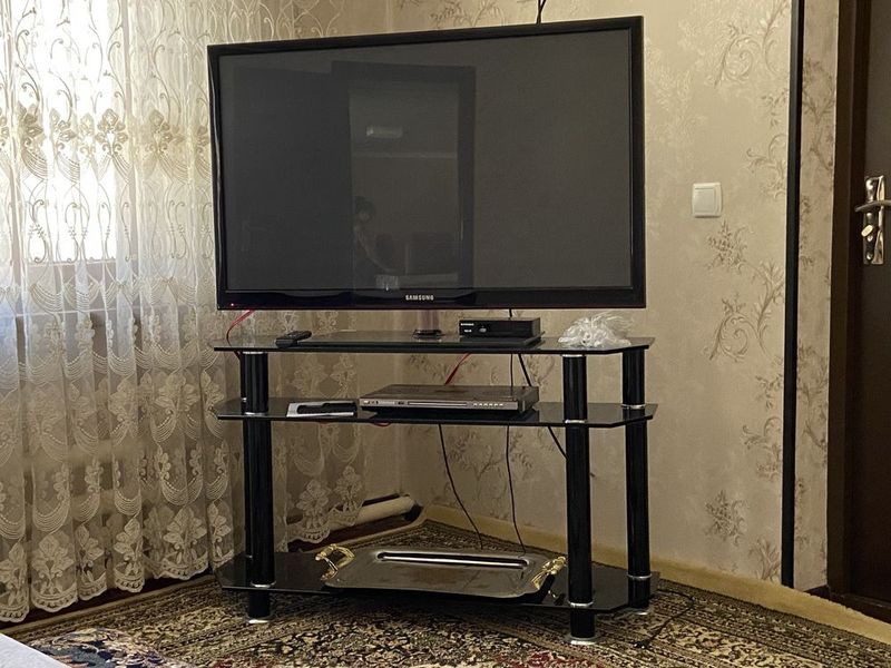 Телевизор самсунг, 43