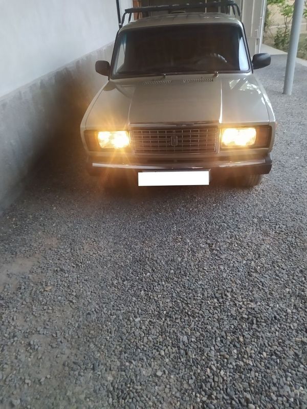 Jiguli 2104 sotiladi Jiguli 2104 sotiladi