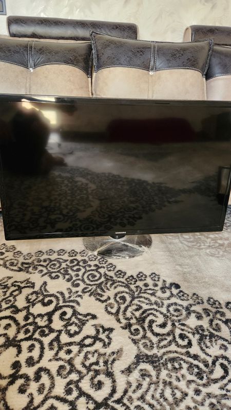 Продаётся телевизор SAMSUNG 32