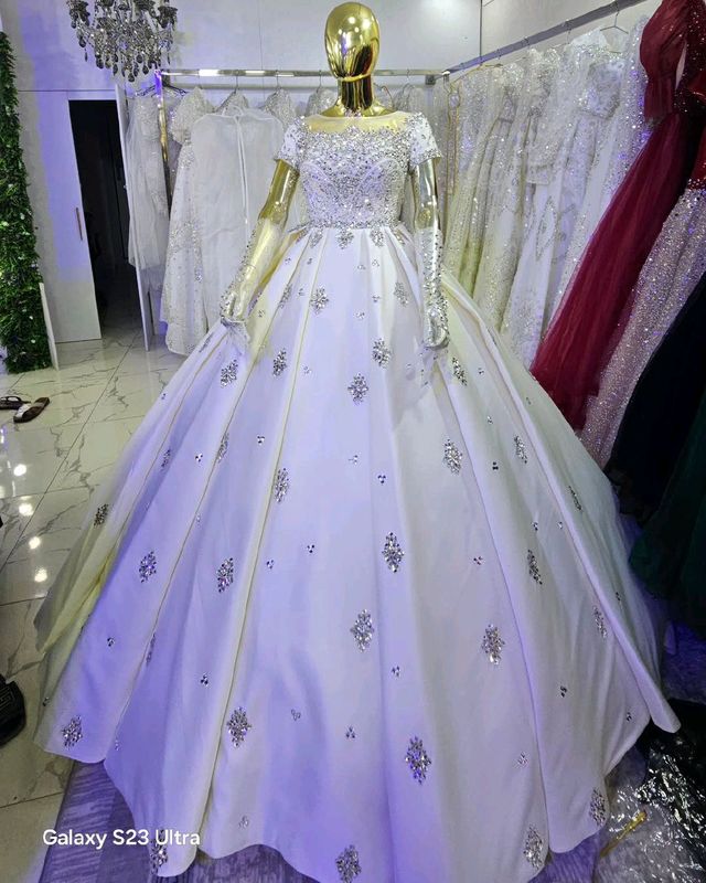 Yasmin Biridal kelin liboslari hamyonbob narhlarda Yasmin Biridal kelin liboslari hamyonbob narhlarda