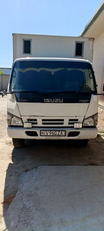 Isuzu sotiladi tez va arzon