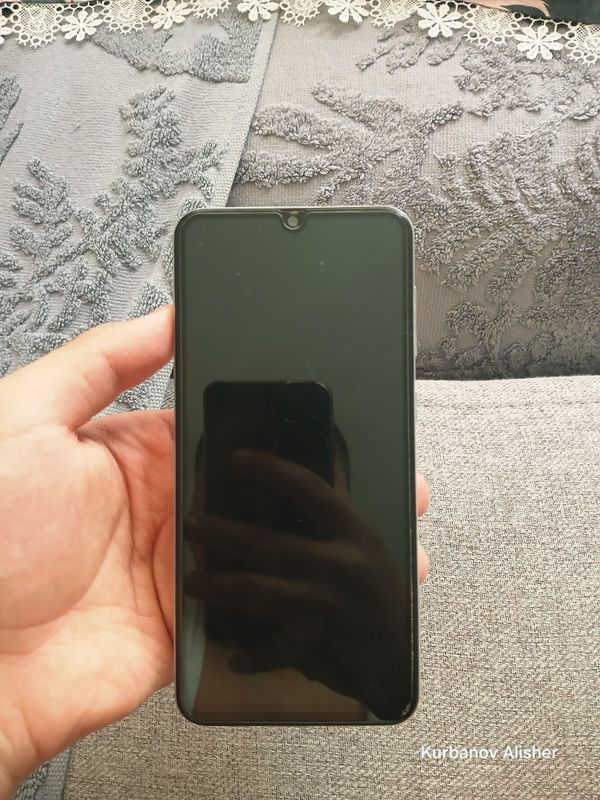 Samsung A30. 64 ГБ