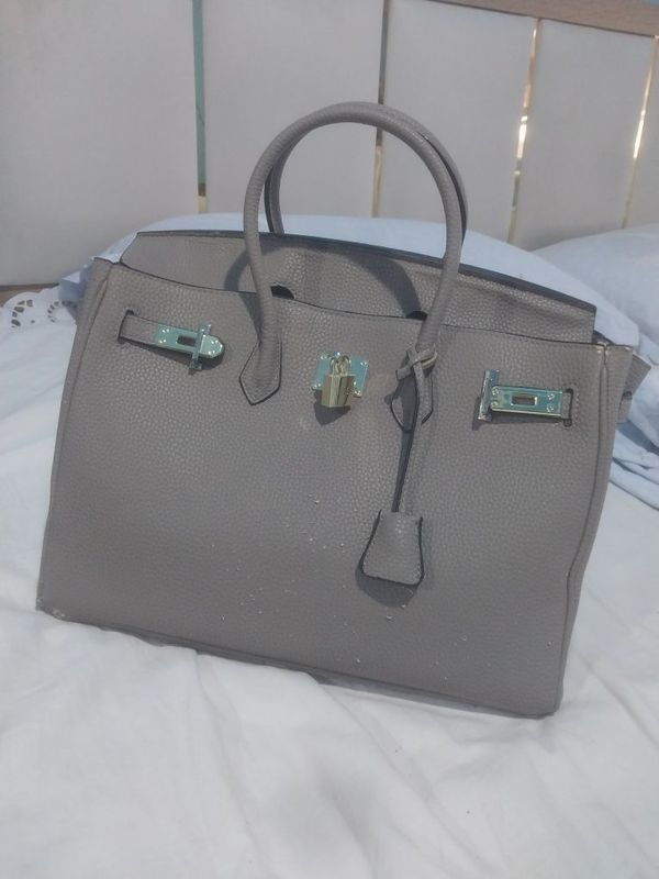 Sumka ,Hermes ,. Sumka ,Hermes ,.