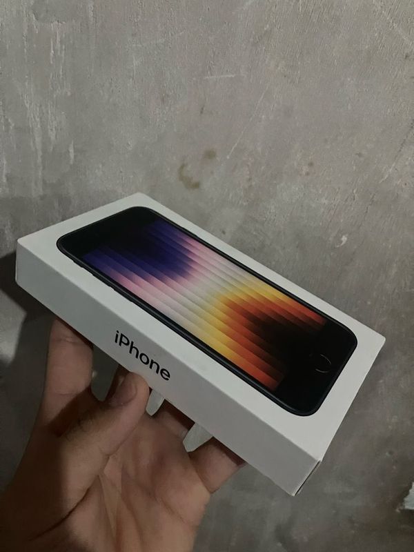 iPhone se 2022 64 gb