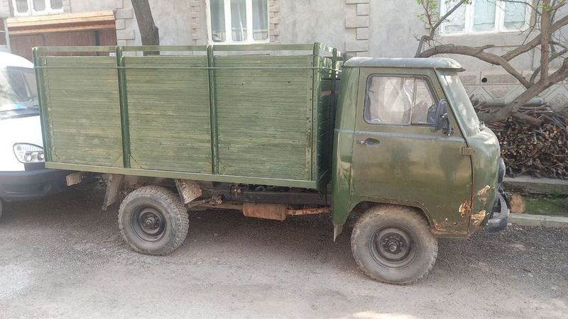 UAZ. Bartavoy 452