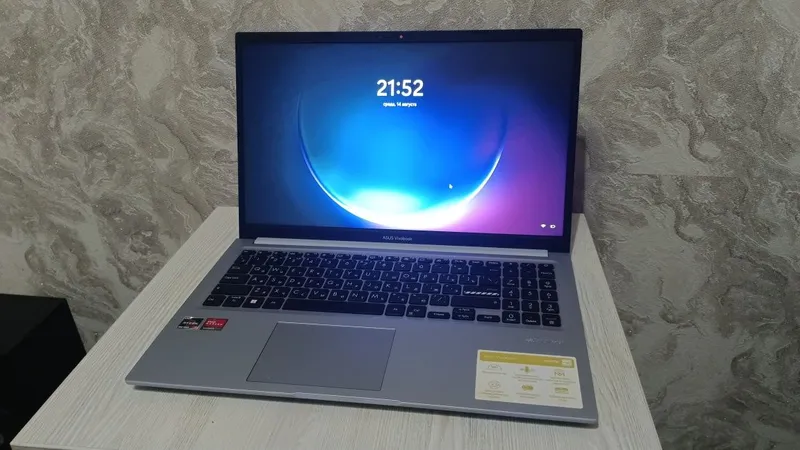 Noutbuk ASUS Vivobook