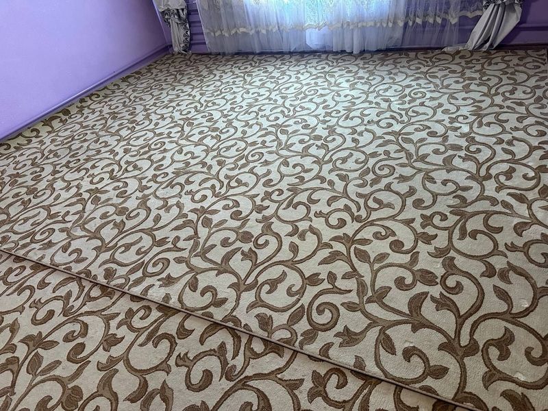 Gilamlar sotiladi Gilamlar sotiladi