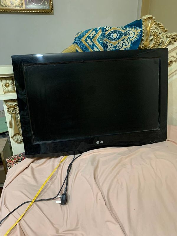 Telivizor Lg 32 lik eski marka tunersiz Telivizor Lg 32 lik eski marka tunersiz
