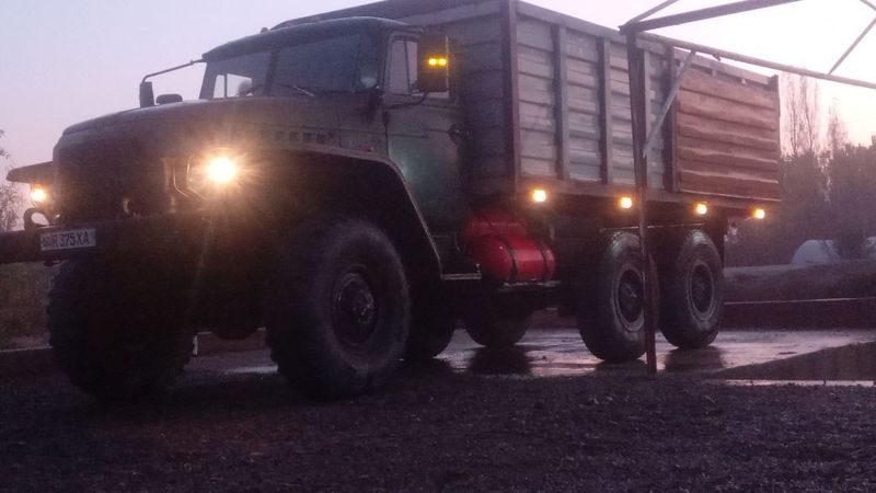 Ural 375 ishlab turgan moshiyna Ural 375 ishlab turgan moshiyna