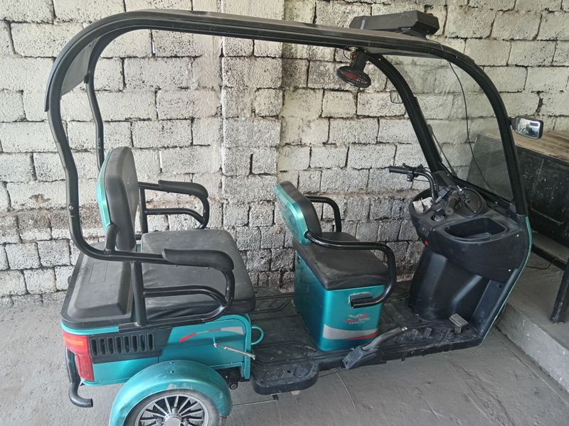 Trisikl, 3 oyoqli skuter sotiladi
