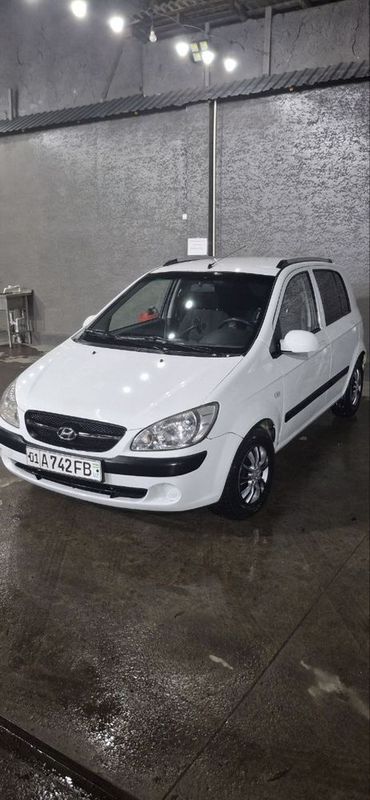 HYUNDAI srochna sotiladi