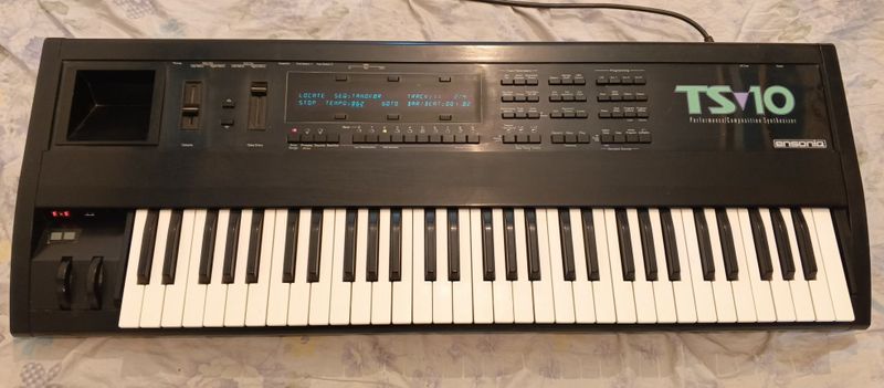 Синтезатор Ensoniq TS-10 зўр холатда